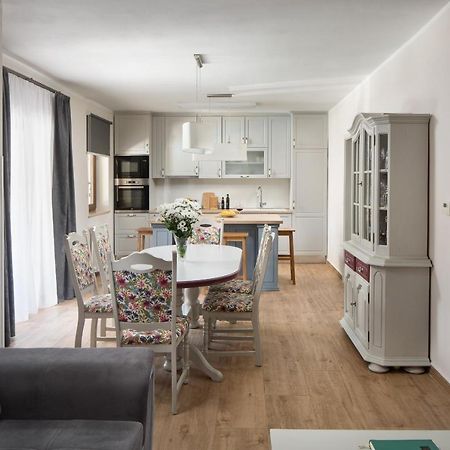 Villa Vesna With Sauna, Hot Tub Potpican Bagian luar foto