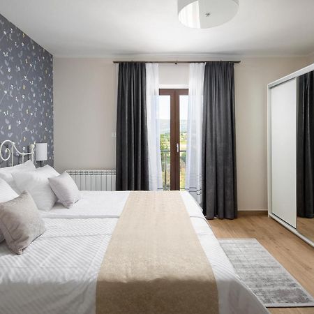 Villa Vesna With Sauna, Hot Tub Potpican Bagian luar foto