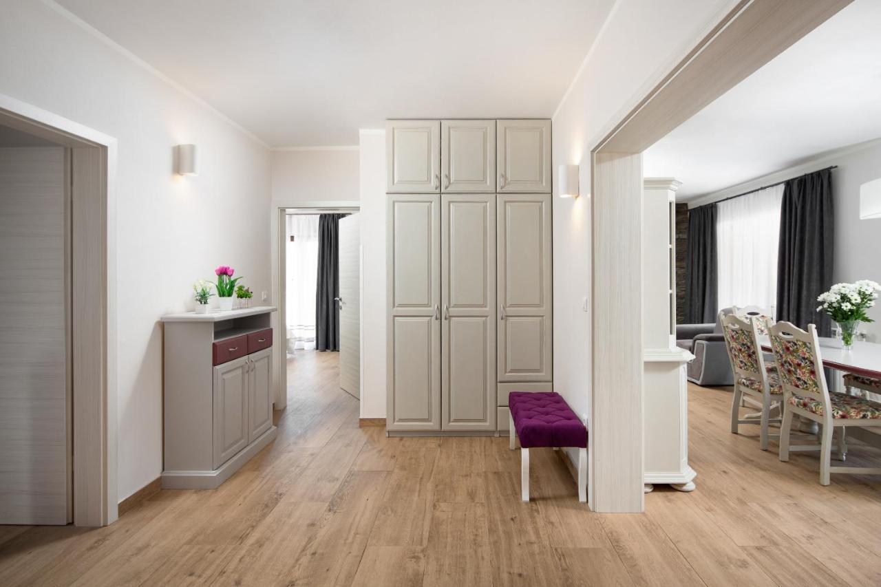 Villa Vesna With Sauna, Hot Tub Potpican Bagian luar foto