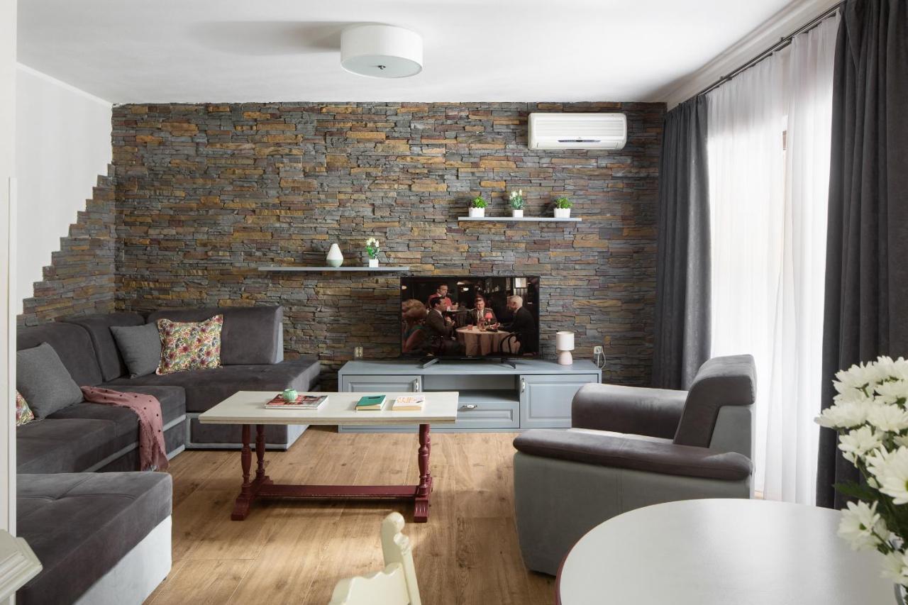 Villa Vesna With Sauna, Hot Tub Potpican Bagian luar foto