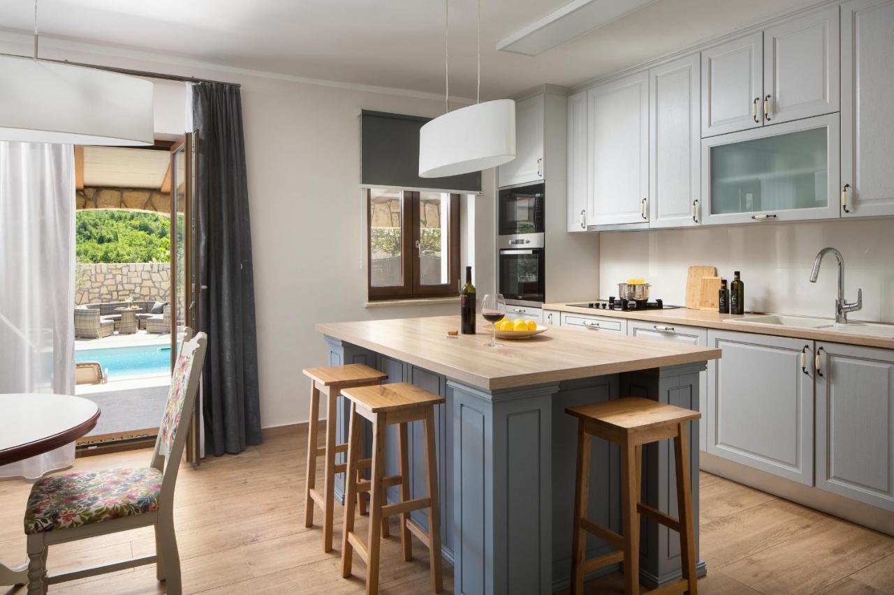 Villa Vesna With Sauna, Hot Tub Potpican Bagian luar foto